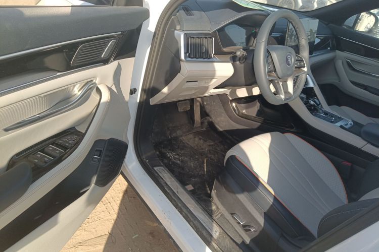 比亚迪 宋PLUS新能源 2021款 EV 旗舰型中控内饰7003