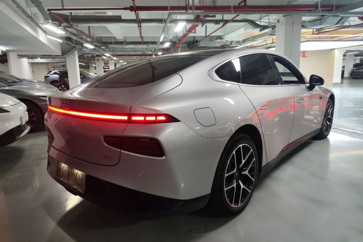 小鹏P7 2023款 P7i 702 Pro车身外观6005