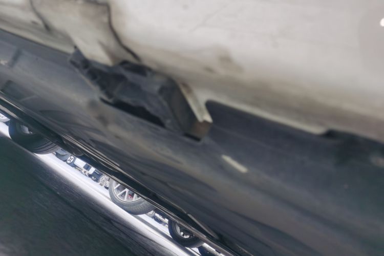 奔驰C级 2019款 改款 C 260 L 运动版局部细节9003