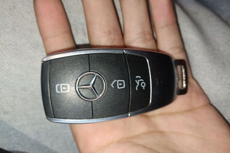 奔驰GLE 2020款 GLE 350 4MATIC 时尚型中控内饰11