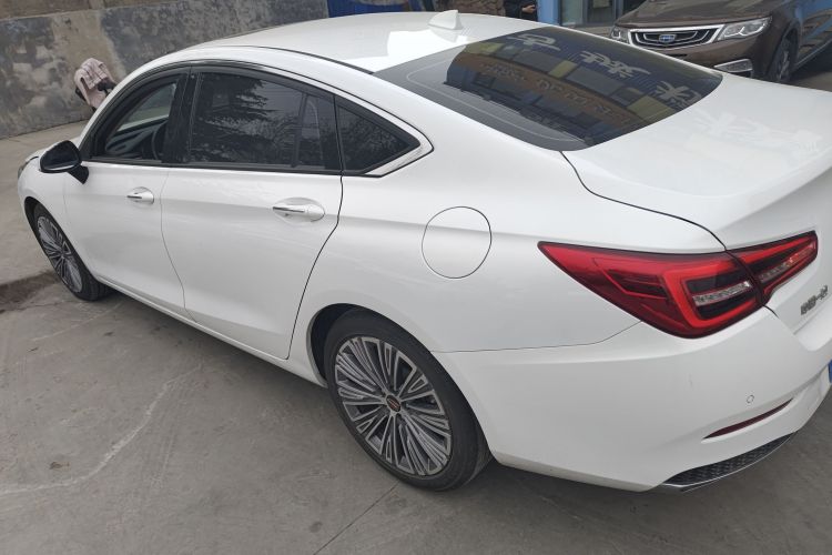 红旗H5 2022款 经典款 改款 1.8T 自动智联旗韵版车身外观4