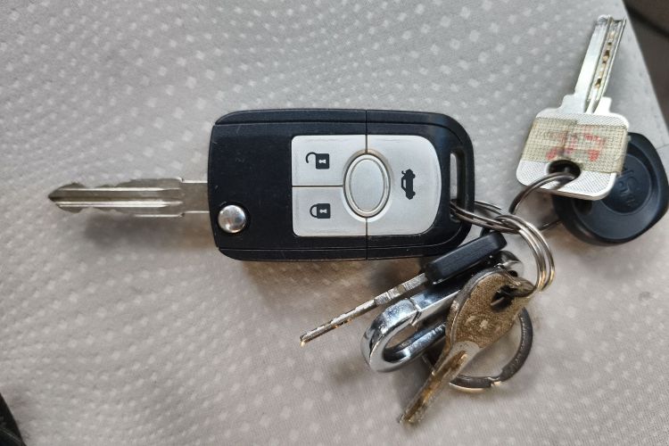 别克 凯越 2015款 1.5L 自动经典型中控内饰11