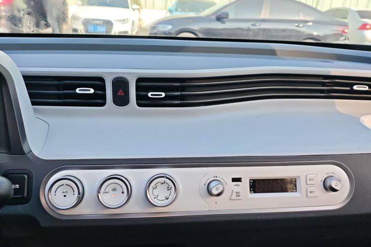 五菱汽车 宏光MINIEV 2022款 马卡龙时尚款 三元锂中控内饰16