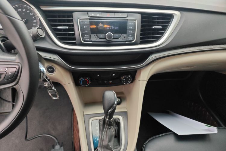 别克 英朗 2015款 15N 自动精英型中控内饰16