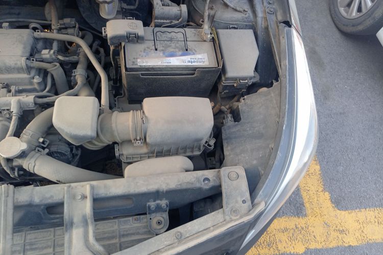 现代 瑞纳 2014款 1.4L 手动智能型GLS机舱底盘26