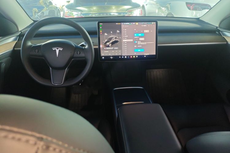 特斯拉 Model Y 2022款 改款 后轮驱动版中控内饰12