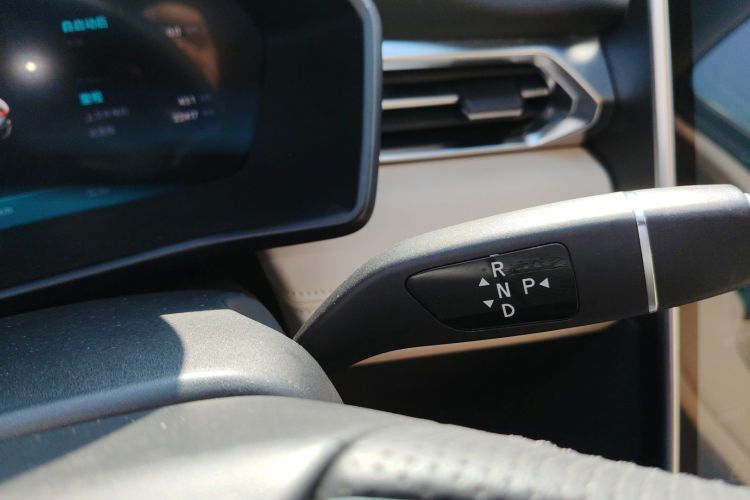 小鹏G3 2019款 尊享版中控内饰18