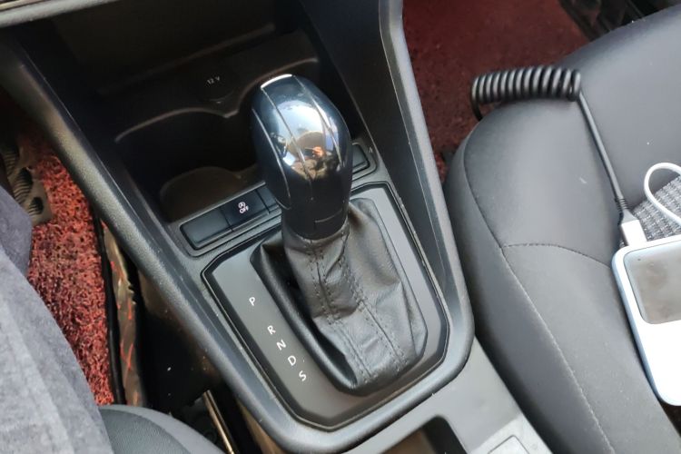 大众 桑塔纳 2018款 1.5L 自动风尚版中控内饰18