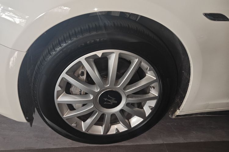 玛莎拉蒂 Ghibli 2014款 3.0T 标准版车身外观6003