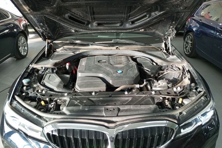 宝马3系 2021款 改款 325Li xDrive M运动套装机舱底盘24