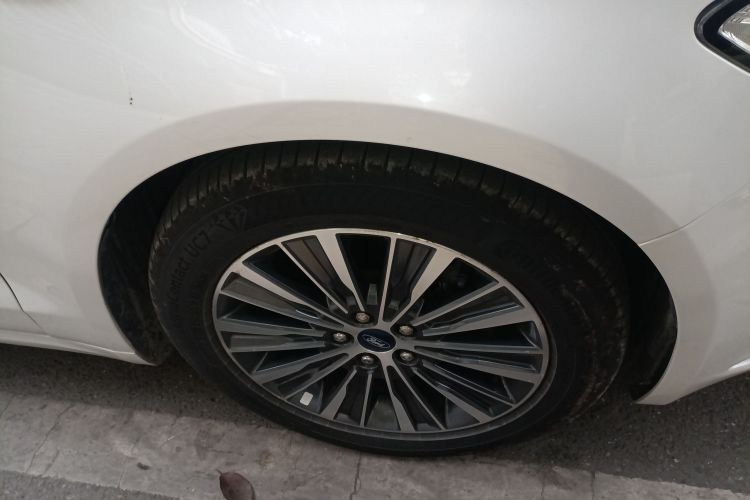 福特 蒙迪欧 2017款 改款 EcoBoost 200 豪华型车身外观10