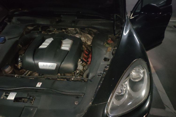 保时捷 2014款 Cayenne Platinum Edition 3.0T局部细节9006