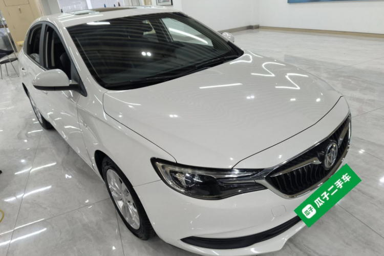 别克 英朗 2021款 改款 典范 1.5L 自动精英型车身外观3