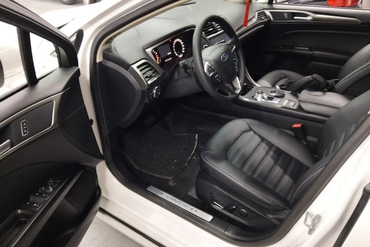 福特 蒙迪欧 2018款 EcoBoost 180 智控时尚型 国VI中控内饰20