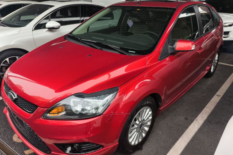 福特 福克斯 2013款 两厢经典 1.8L 手动时尚型车身外观4