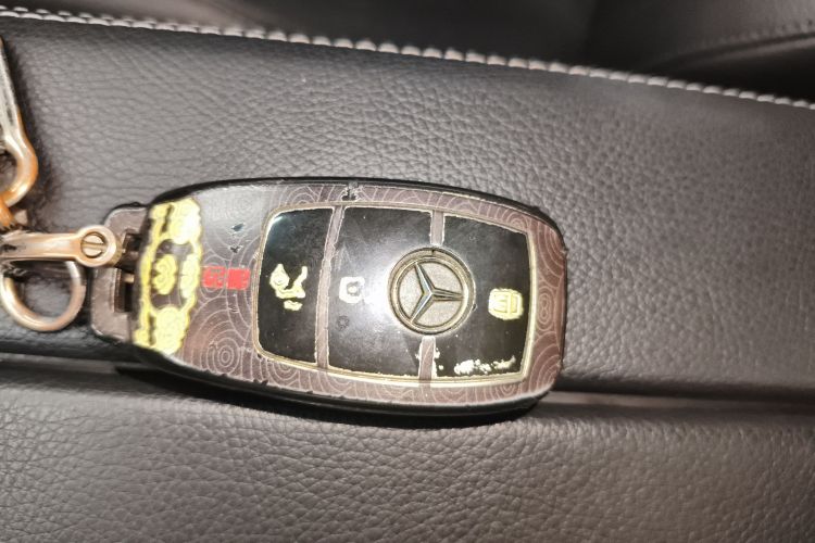 奔驰GLB 2021款 GLB 200 动感型中控内饰11