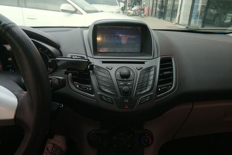 福特 嘉年华 2013款 三厢 1.5L 手动时尚型局部细节16