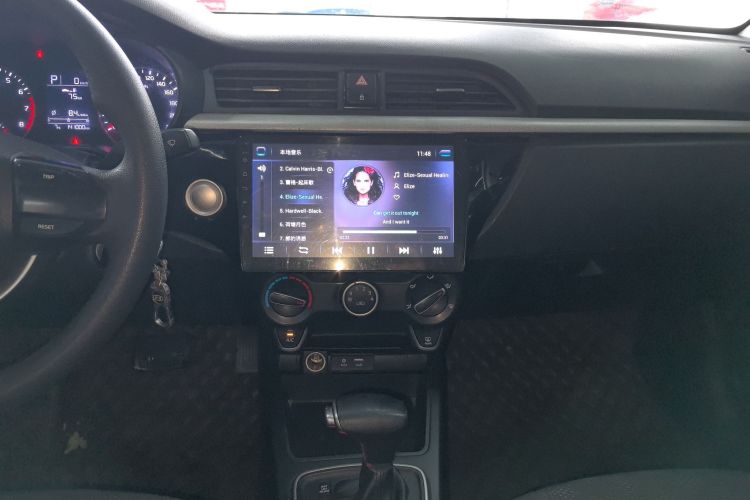 起亚K2 2017款 三厢 1.4L AT GLS中控内饰16