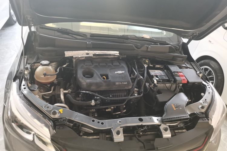 雪佛兰 科沃兹 2020款 Redline 325T 自动欣尚版 国VI机舱底盘24