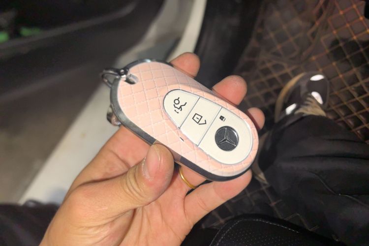 奔驰C级 2023款 C 200 L 运动版中控内饰11