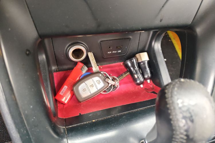 北京现代ix35 2015款 2.0L 自动两驱智能型 国V中控内饰11