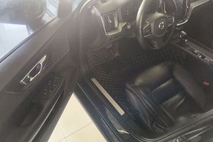 沃尔沃S60 2021款 T4 智逸豪华版中控内饰7003