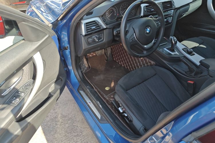 宝马3系 2017款 320i M运动型中控内饰20