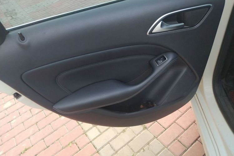 奔驰B级 2017款 B 200 动感型中控内饰49