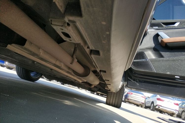 比亚迪 唐新能源 2021款 DM-i 112KM 尊荣型局部细节9001