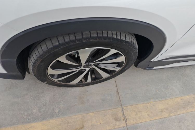 比亚迪 宋PLUS新能源 2023款 冠军版 DM-i 110KM 旗舰PLUS车身外观6007