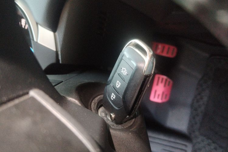 福特 蒙迪欧 2013款 1.5L GTDi180时尚型中控内饰7001