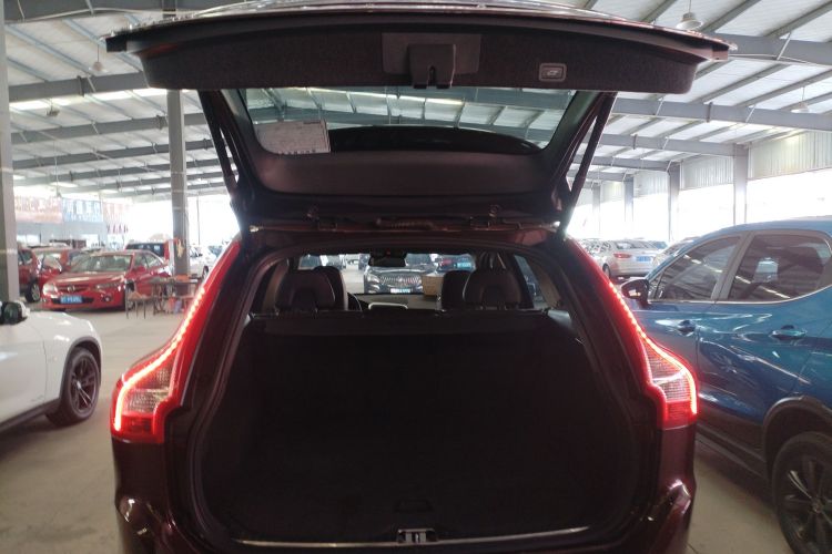 沃尔沃XC60 2015款 T5 AWD 智远版机舱底盘23