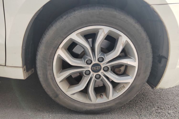 吉利汽车 博瑞 2015款 1.8T 豪华型车身外观10