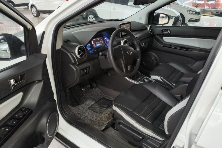 北汽新能源EC5 2019款 新风版中控内饰20