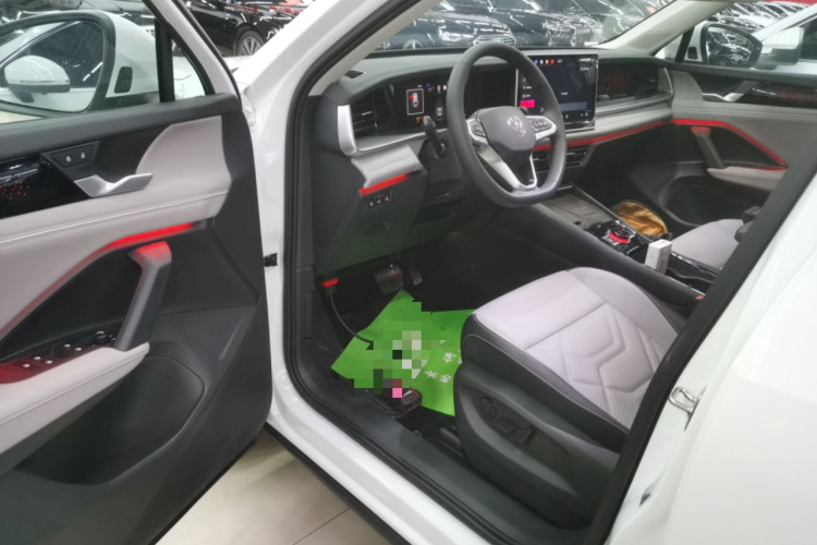 大众 2025款 探岳L 330TSI 两驱精英中控内饰20