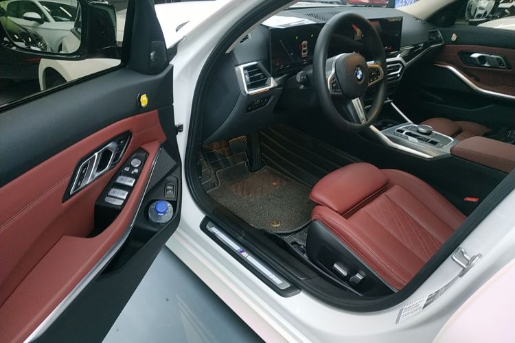 宝马3系 2023款 325Li M运动曜夜套装中控内饰20