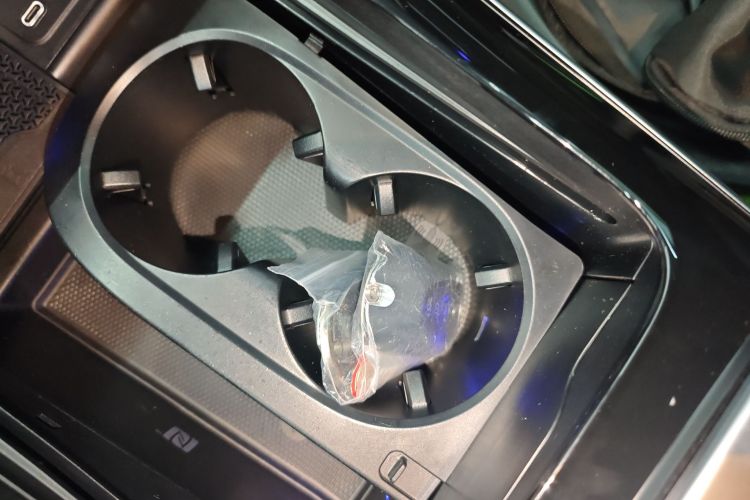 奔驰C级 2023款 改款二 C 260 L 运动版中控内饰7001