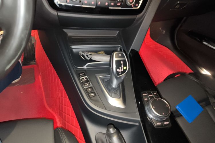 宝马3系 2018款 320Li 领先型M运动套装中控内饰18