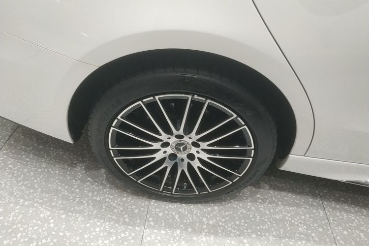 奔驰C级 2024款 改款二 C 260 L 运动版车身外观6008