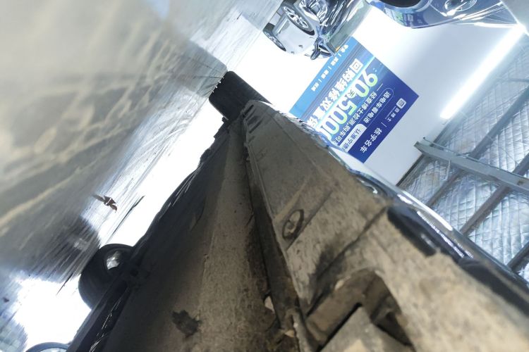 奥迪A6L 2018款 30周年年型 45 TFSI quattro 运动型局部细节9001