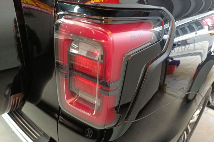 北京越野 北京BJ60 2022款 2.0T 周末版 五座车身外观6006