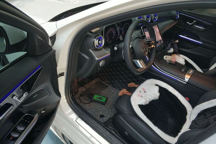 奔驰C级 2024款 改款三 C 260 L 运动版中控内饰20