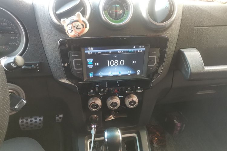 北京越野 北京BJ40 2016款 40L 2.3T 自动四驱尊享版中控内饰16