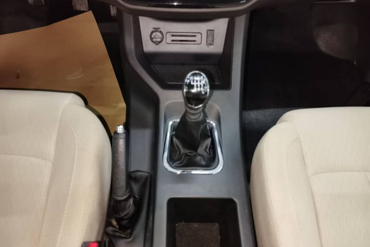 东风风行 菱智 2022款 M5L 2.0L 实用型 7座局部细节18