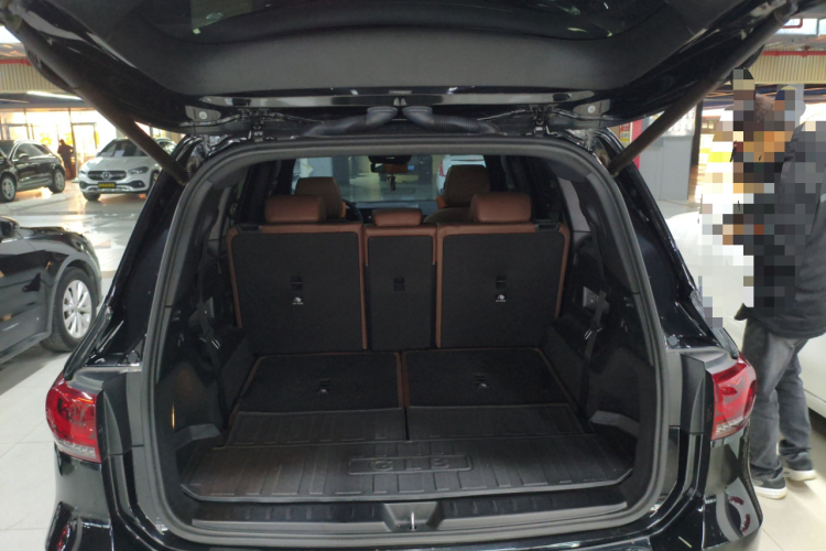 奔驰GLB 2021款 GLB 200 时尚型机舱底盘23