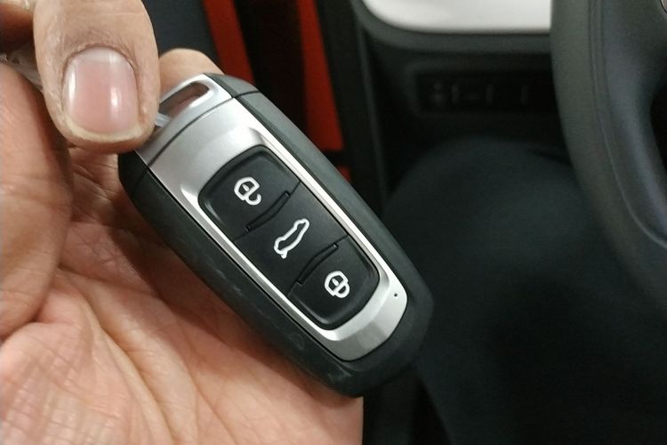 吉利银河 2025款 210km 熊猫骑士中控内饰11