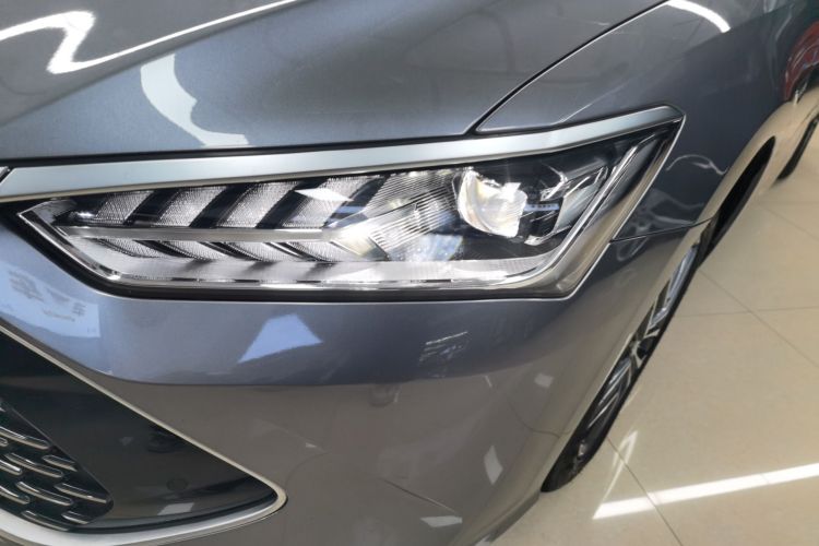 比亚迪 秦PLUS 2024款  荣耀版 DM-i 120KM超越型局部细节36