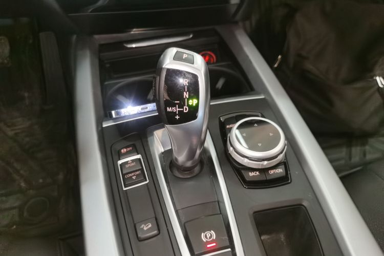 宝马X5（平行进口） 中控内饰18