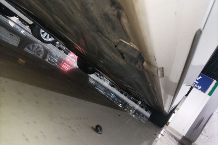 奔驰C级 2021款 C 260 L 运动版局部细节9001