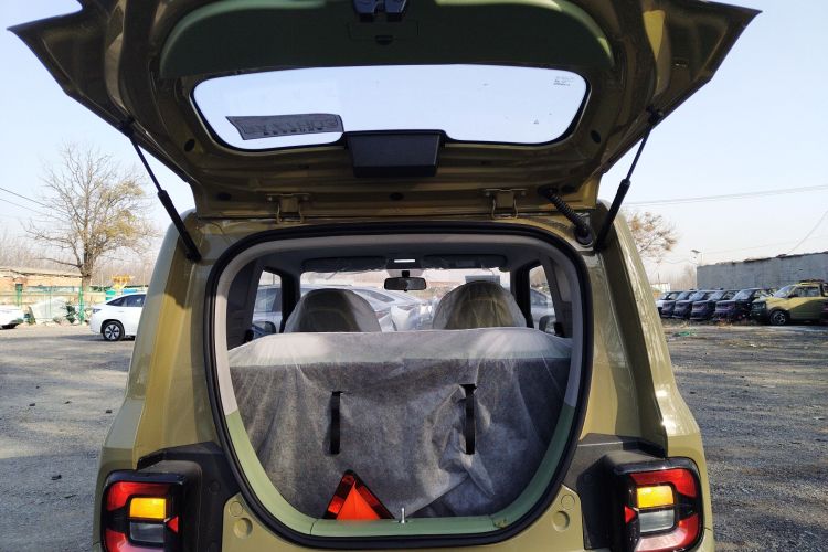 吉利银河 2025款 210km 熊猫骑士机舱底盘23